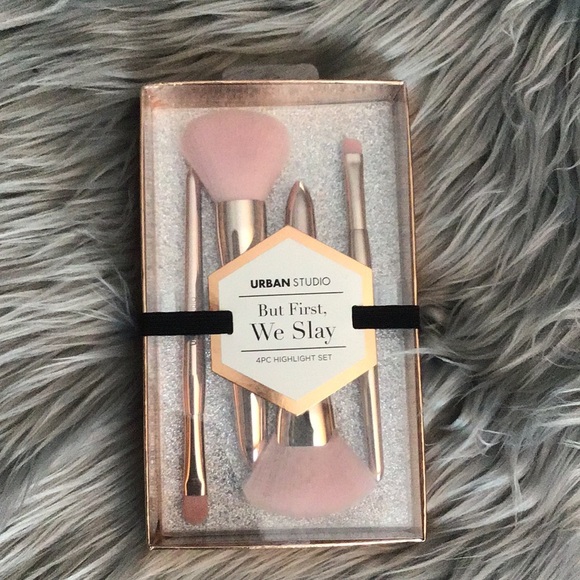 Urban Studio Accessories - Urban Studio brushes